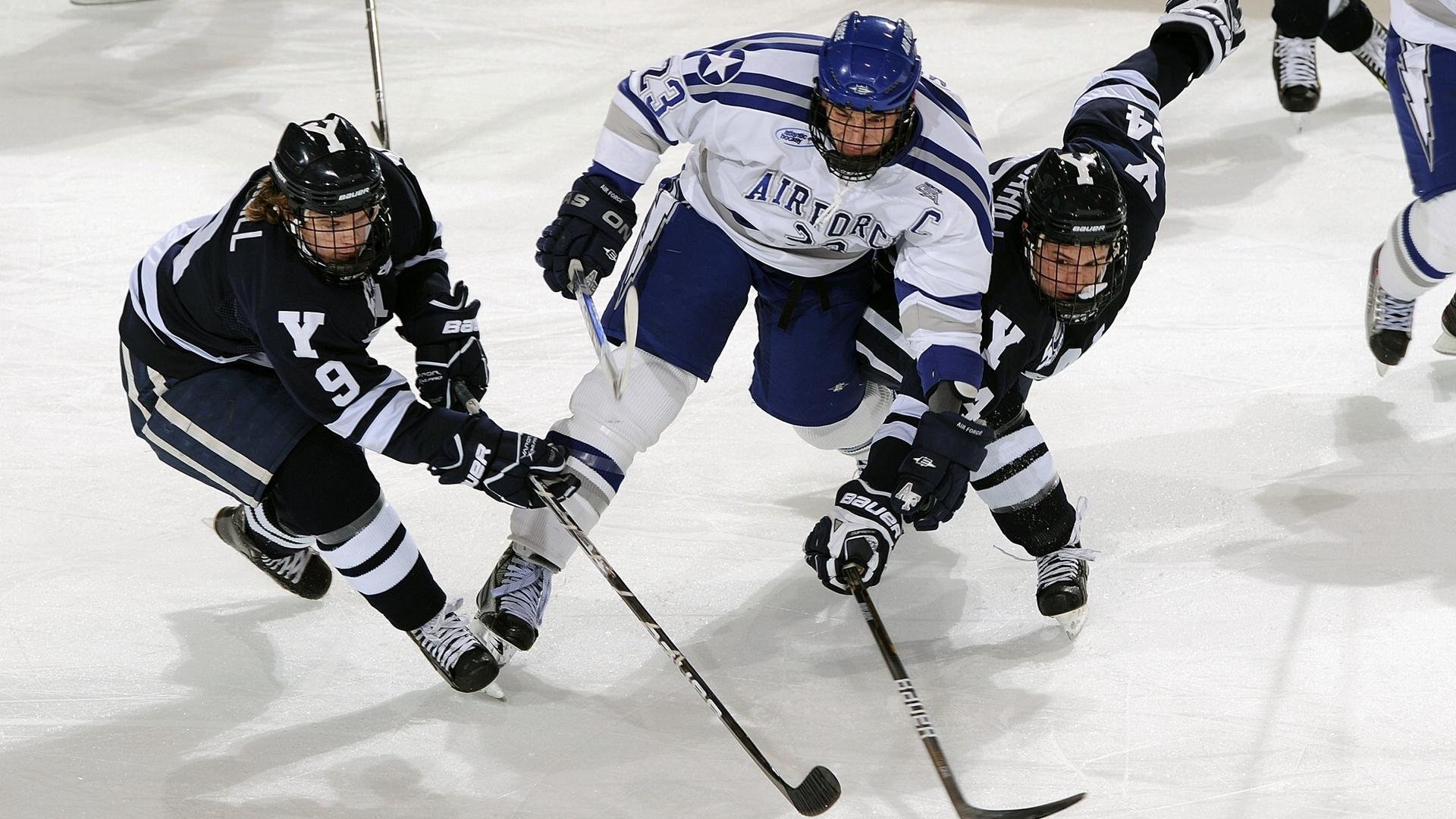 爱游戏-跳水赛场中立代表队A完成高难度动作，跳水队选拔赛